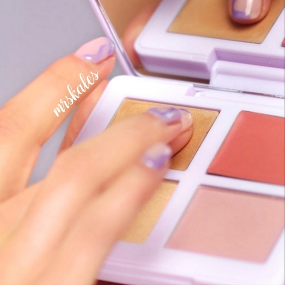 Kendall Blush & Highlighter Cheek Quad - Picture 12 of 16